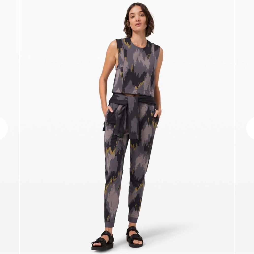 Lululemon x Robert Keller Set size 6 NWOT Crop Tank and Pants